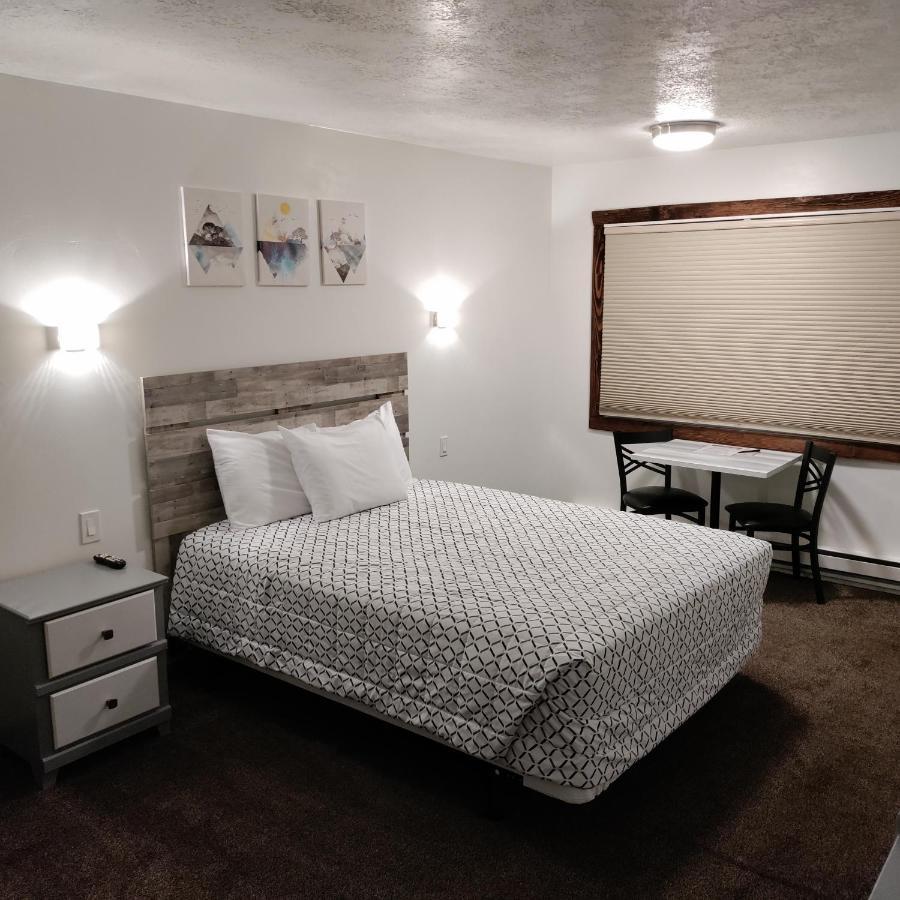 High Desert Inn Салина Экстерьер фото